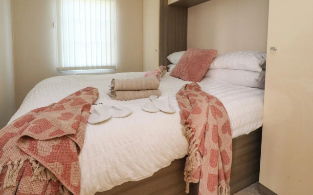 2 Willow Way