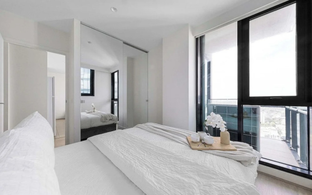 A Cozy 2BR Apt With Panoramic Views, Free Parking – Guest Rooms – Melbourne