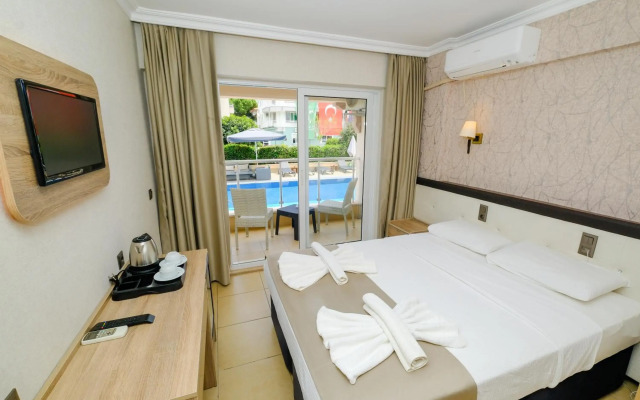Moni Hotel