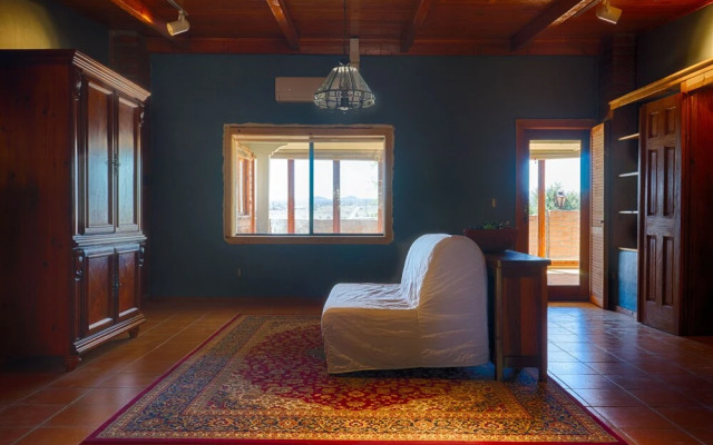 NextDoor at Dos Cabezas