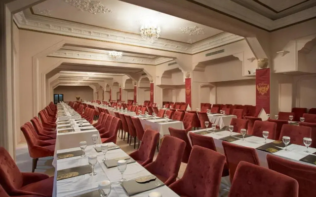 Le Chateau Lambousa Hotel