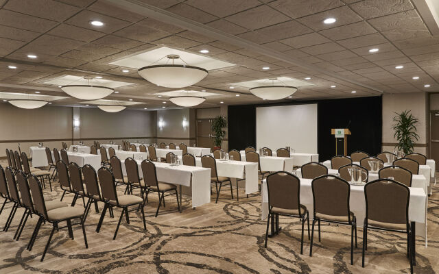 Holiday Inn Alexandria at Carlyle by IHG