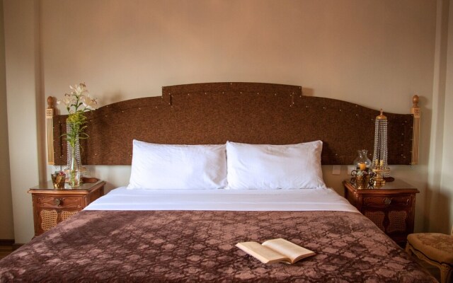 Antique Hotel