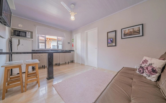 023 - Lindo Residencial com Piscina e Jacuzzi em Bombas