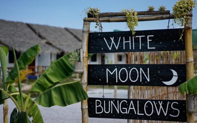 White Moon Bungalows