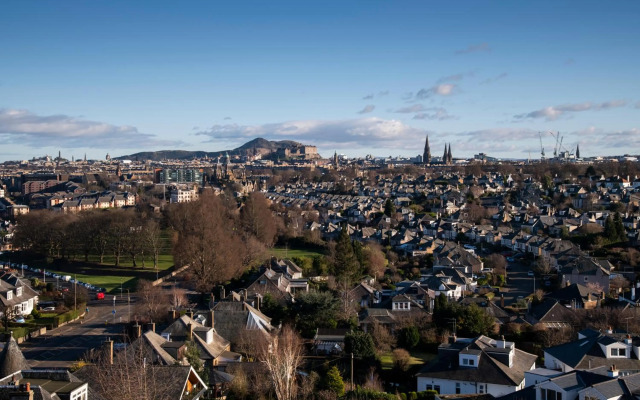 Holiday Inn Express Edinburgh City West by IHG
