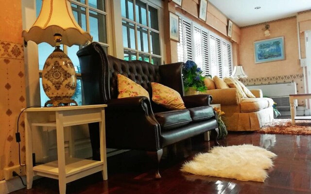 Nakhon Latphrao Hostel