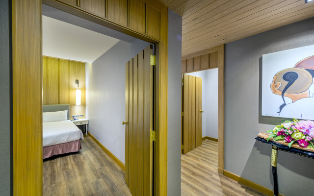 Royal Rattanakosin Hotel