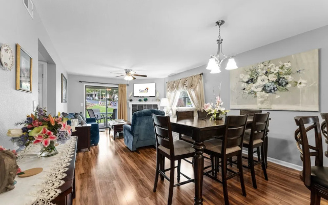 Dream Weaver 2 Bedroom Condo by RedAwning