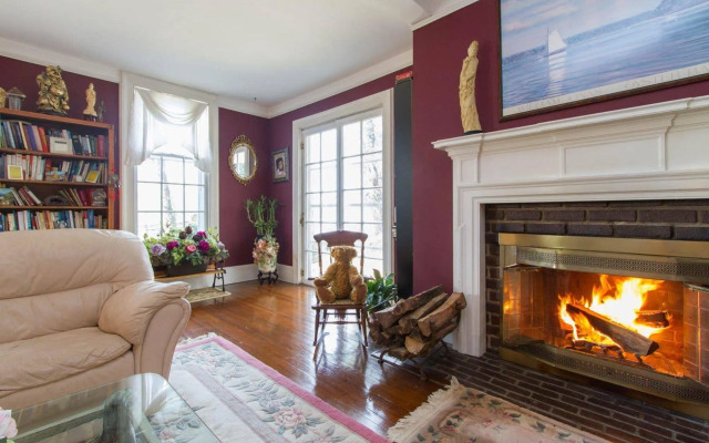The Harbor Rose Bed & Breakfast