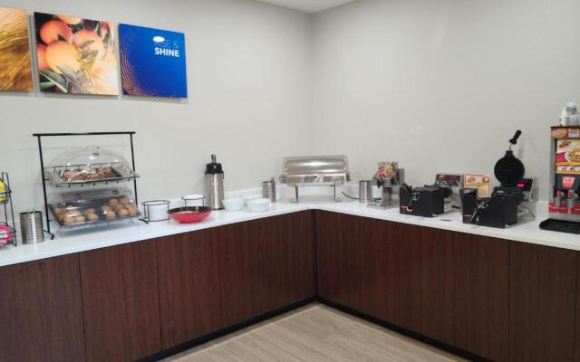 Comfort Inn & Suites