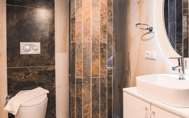 Villa Stone Heart
