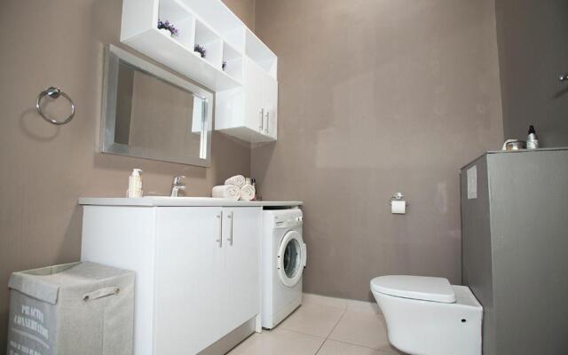 RnB's Studio Apartment
