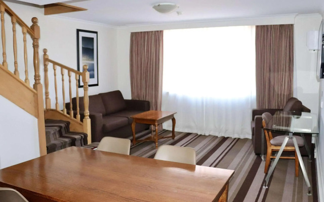 Mercure Canberra