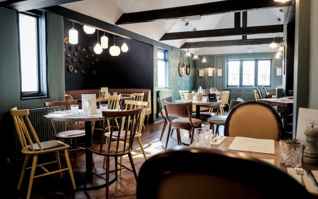 Cromwell Arms Country Pub with Rooms