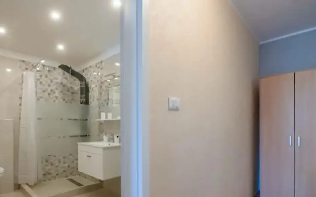 Donatella -apt 1- 10m van het Strand