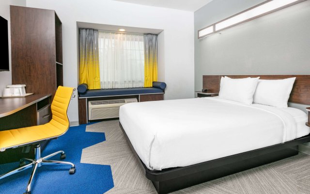 Microtel Inn & Suites by Wyndham Austin Airport