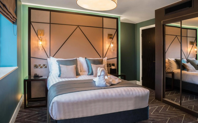 Seven Hotel