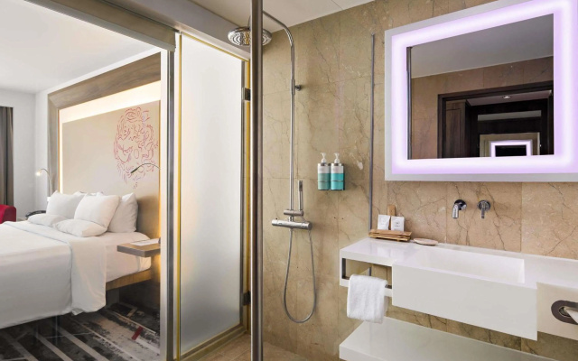Novotel Jakarta Gajah Mada – Guest Rooms – Jakarta