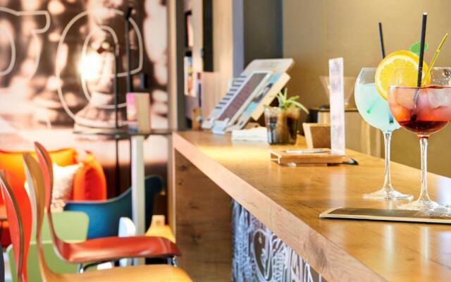 ibis Lyon Gerland Musée des Confluences