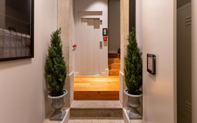 ALTIDO Modern Self Check-In Studio in Porto