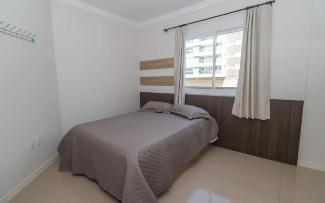 377 - Belissimo apartamento na praia de Bombas