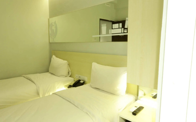 Cleo Hotel Basuki Rahmat Surabaya