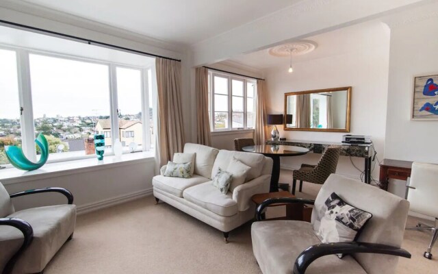 Boutique Apartment In Newmarket