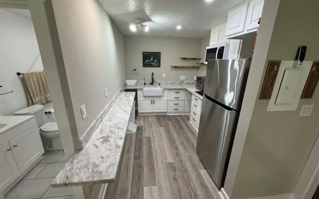 Pet-friendly 2BR Free Parking & Wi-fi