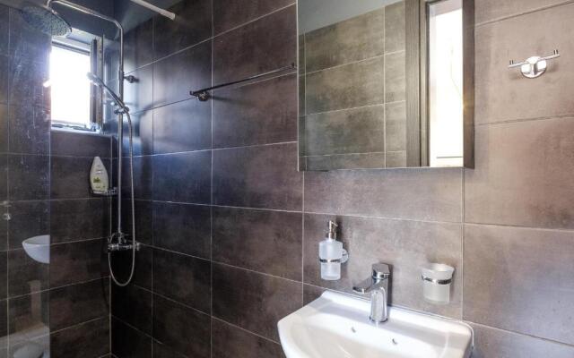 Oreon Suites - Usia