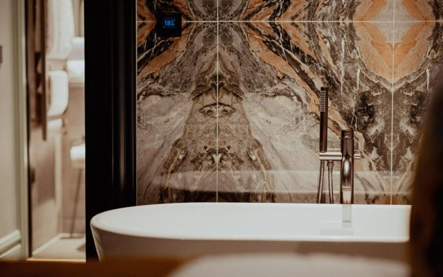 Forty Seven Hotel
