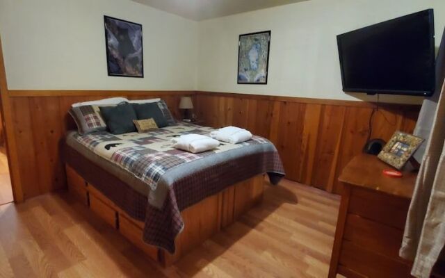 Zephyr Cove Cabin - Walk to Lake and Beach