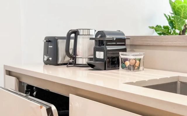 Sea & Garden View Apartments - The 8