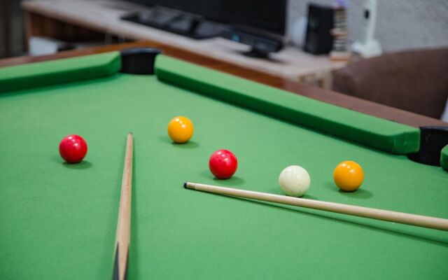 Au Caprice de L'Atre