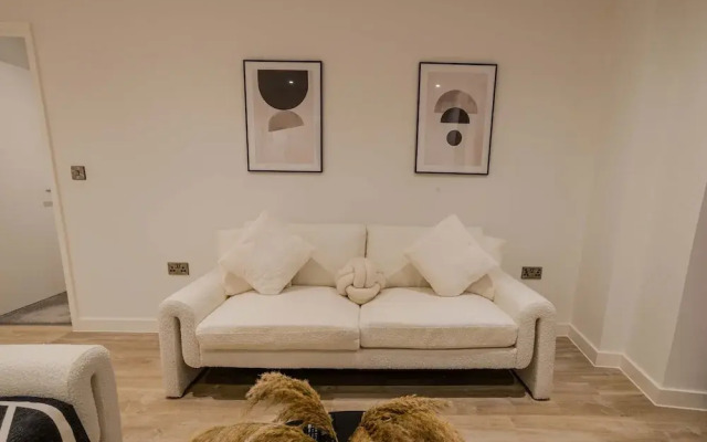 Bianco Suite 2BR With City Views