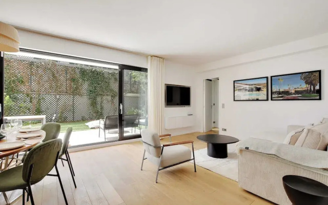 Passy / Eiffel Tower - Amazing 2BR With Garden