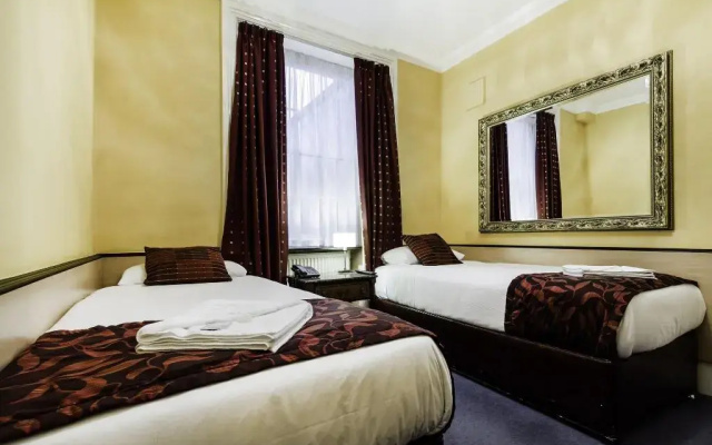Tudor Court Hotel