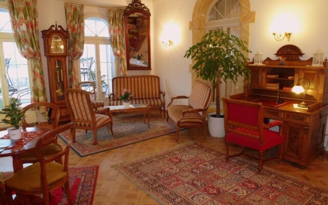 Central Continental Hotel