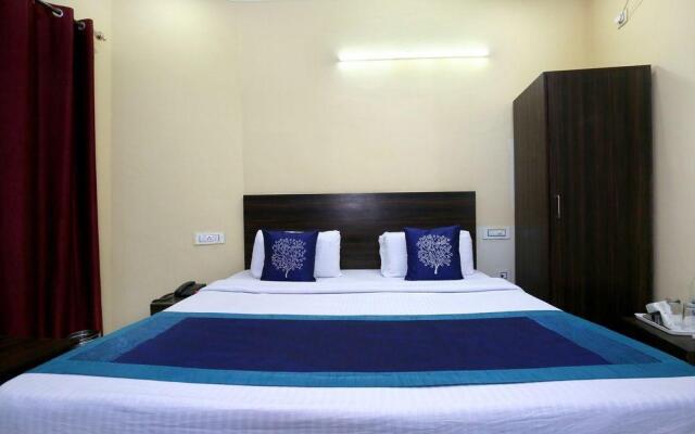 OYO 10261 Hotel Sunrise