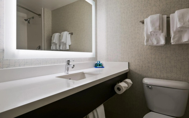 Holiday Inn Express & Suites Burlington by IHG