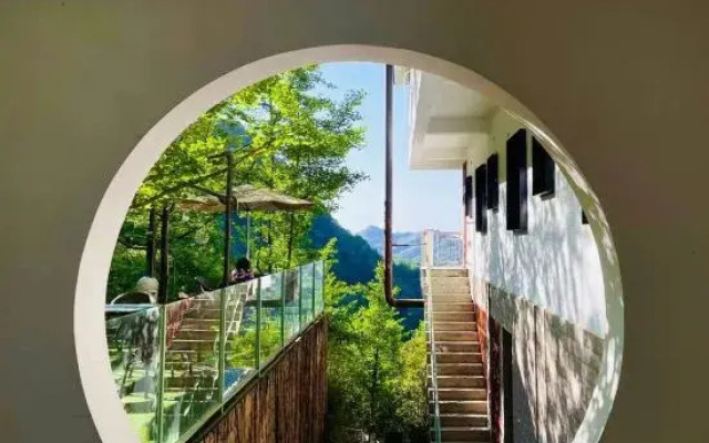 Yunyin Qingcheng Hot Spring Resort Hotel