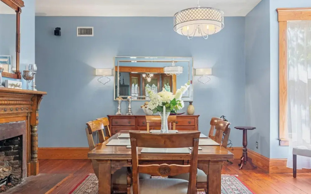 The Laurel Oak Inn Bed and Breakfast