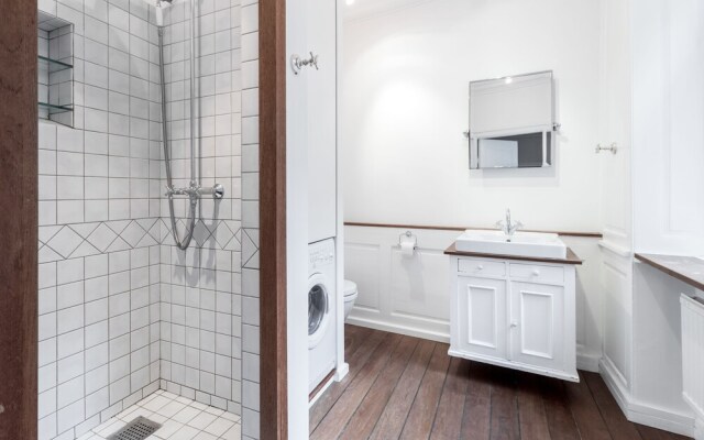 Large Apartment in Historic Centre