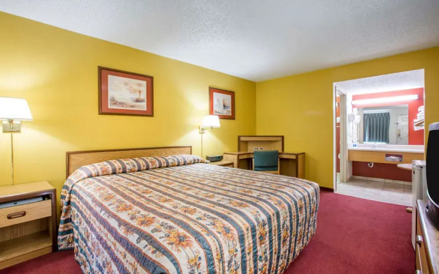 Motel 6-Fresno, CA - Yosemite Hwy