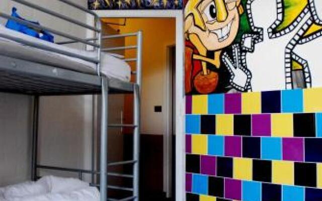 Bob's Youth Hostel