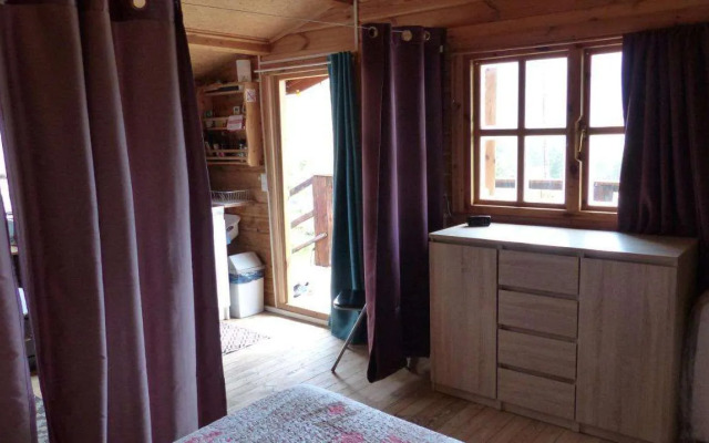 Camping A La Ferme De Bourras