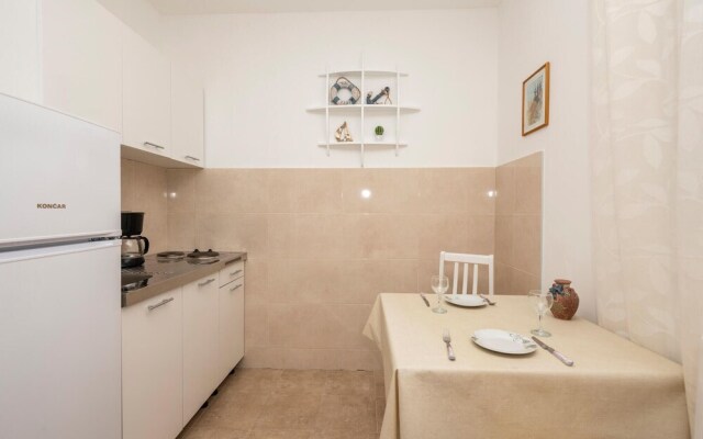 Awesome Apartment in Makarska With Wifi