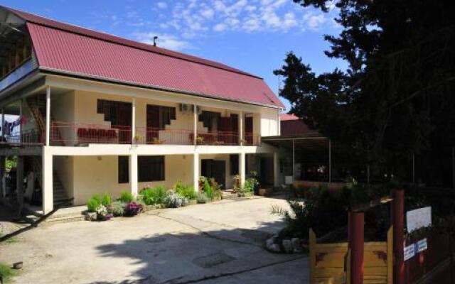 Guest House on 6 Octyabrya 10