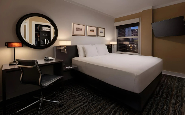 Executive Hotel Pacific