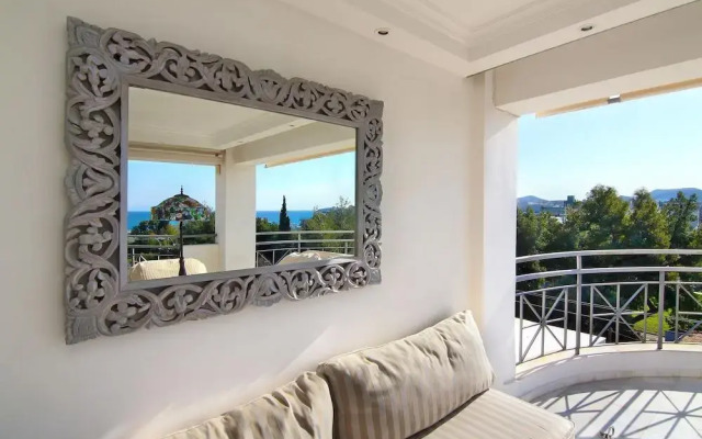 Royal Riviera Residence